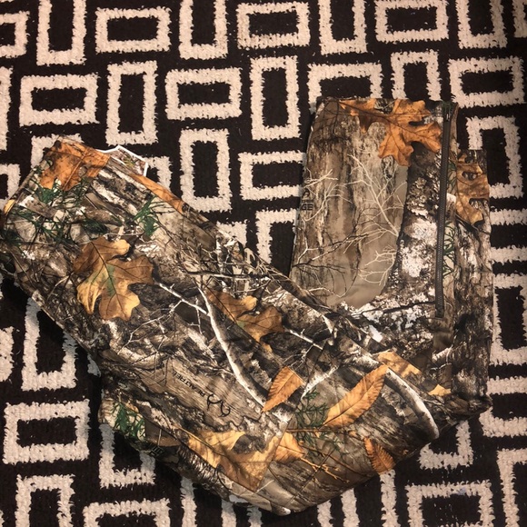 💋🏔•👅🫶🏻 UA & REALTREE x Get em’ girl Vibes•🌳🤎 - Picture 4 of 16